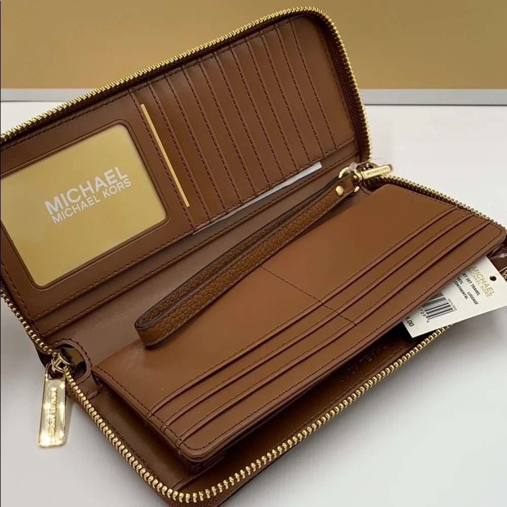 MICHAEL KORS Jet Set Travel Continental Zip